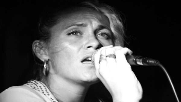 Jessica Lolli Singer (Corralejo Fuerteventura)